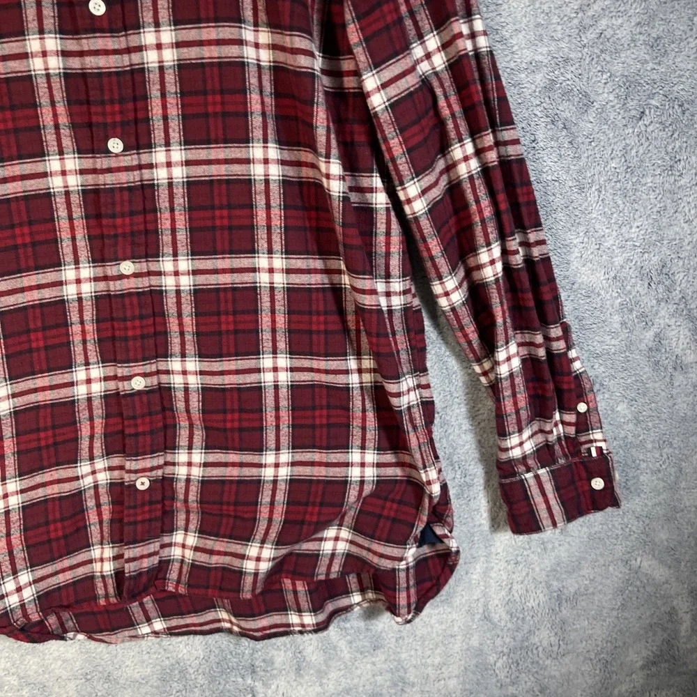 Tommy Hilfiger Men's XL Regular Fit Long Sleeve Flannel Shirt Red White Plaid‎